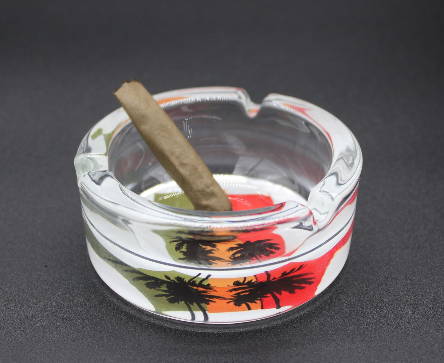 ROUND WHITE RASTA BEACH ASH TRAY