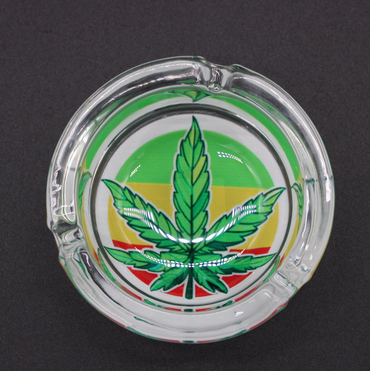 ROUND GREEN LEAF RASTA ASH TRAY