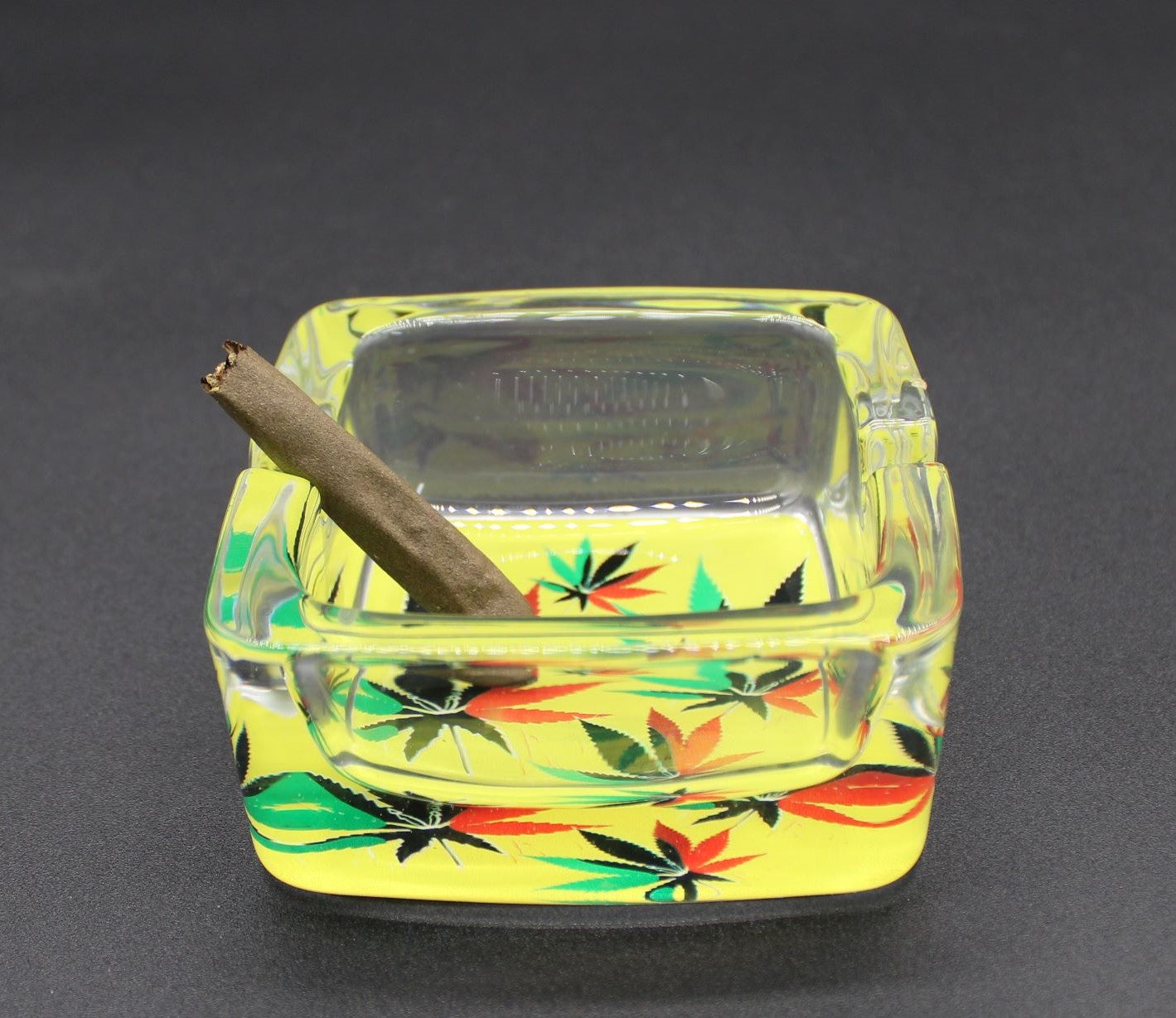 SQUARE YELLOW RASTA POT LEAF ASH TRAY