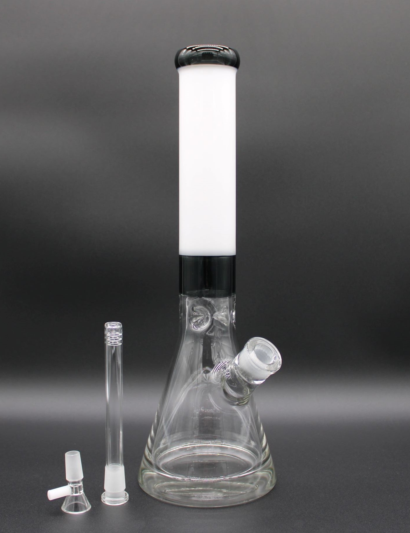 16 INCH BLACK AND WHITE ENCALLMO SUPER THICK BEAKER