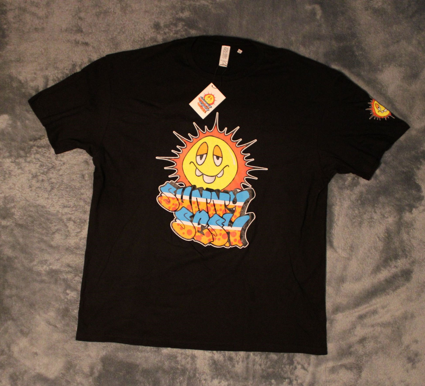 LIGHTWEIGHT UNISEX SUNNY SESH TEE